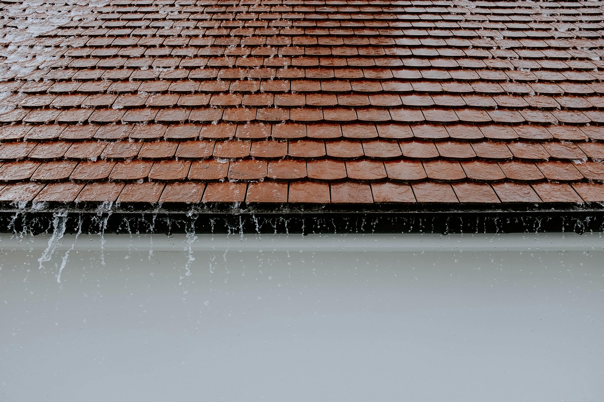 Top 7 Reasons for Roof Leaks in Heavy Rain and How to Fix Them